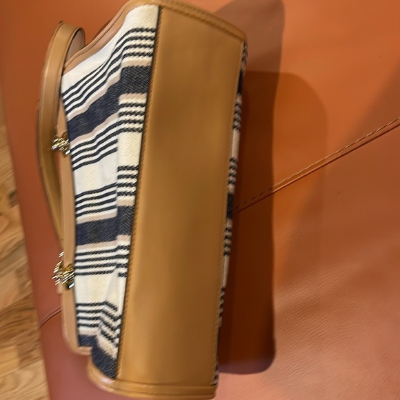 Jones New York handbag. - Picture 5 of 9